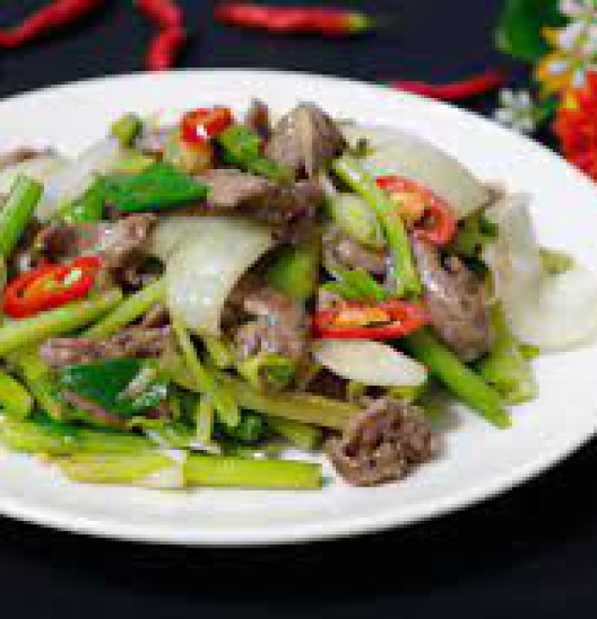 bò xào cần 